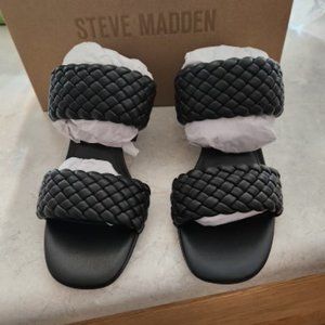 Steve Madden NWOT Ddaphnee sandals black, 8.5